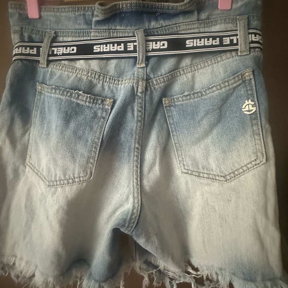 Gaelle Paris Denim distressed Shorts with detachable belt - Picture 4 of 7
